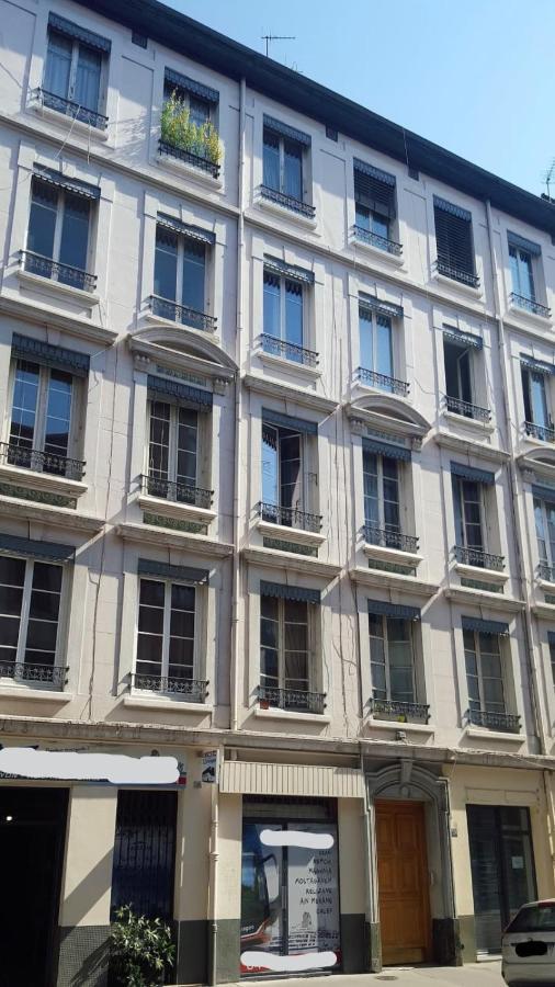 Le Duguesclin-4 Pers Saxe Gambetta Lyon Exterior photo